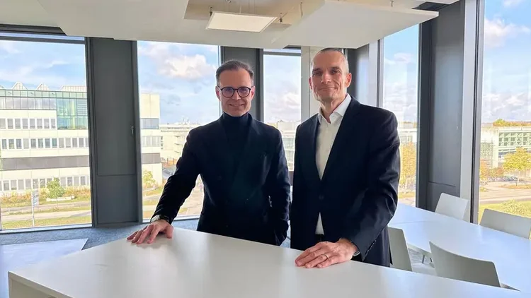 Foto von Dr. Philipp Ramin, CEO von i40 – the future skills company & Christian Volkmer, Inhaber der P29 Group